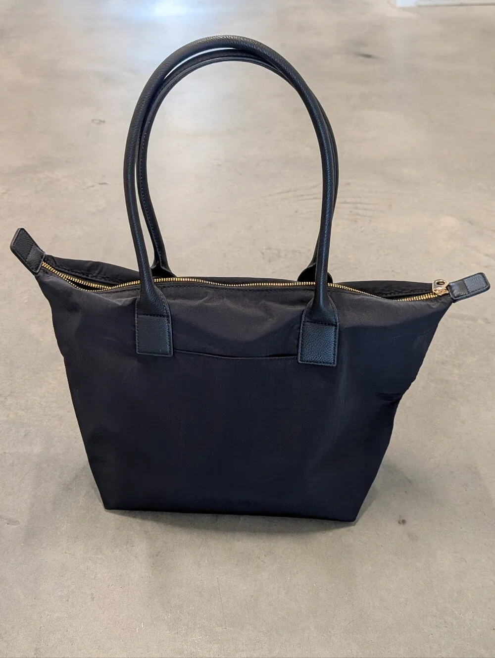 UNIVERSAL THREAD black top zip purse bag